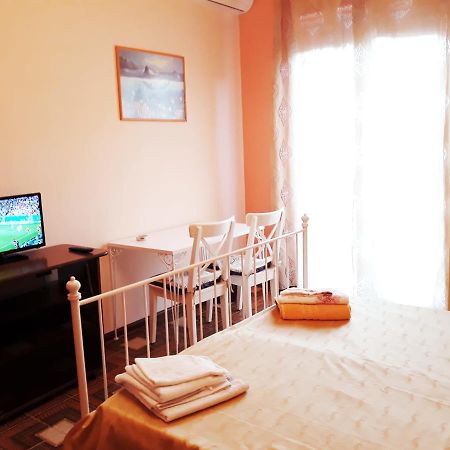 Stella Marina Bed & Breakfast Giardini Naxos Bagian luar foto