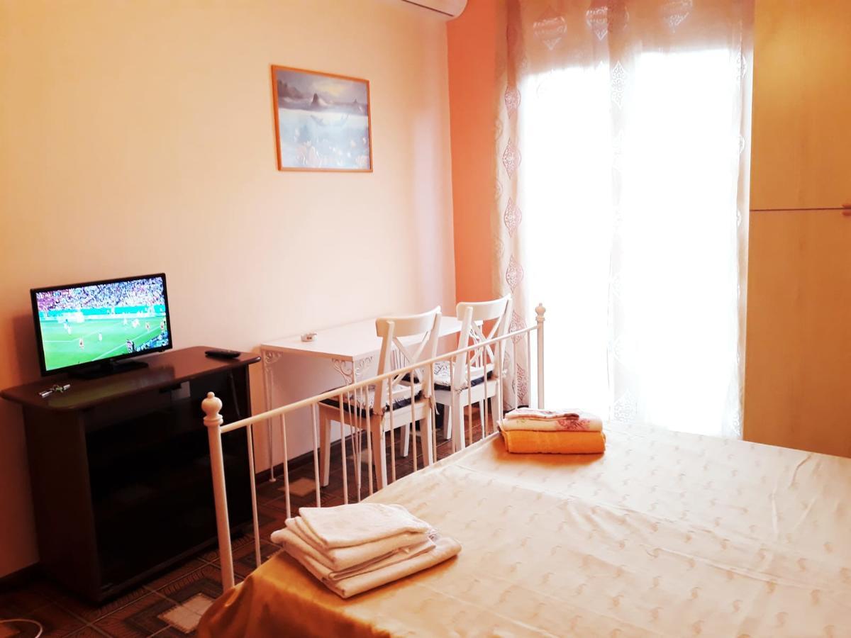 Stella Marina Bed & Breakfast Giardini Naxos Bagian luar foto